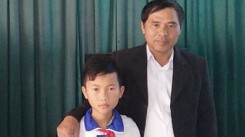 Học sinh lớp 5 trả lại dây chuyền vàng cho người đánh rơi