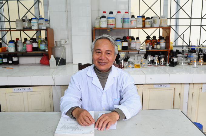 hoc sinh thi nghiem hoa hoc bat buoc phai co giao vien huong dan