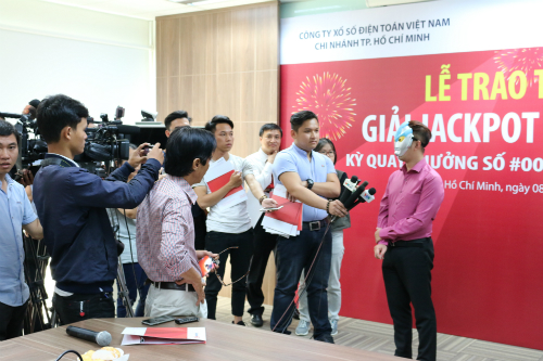 nguoi trung doc dac vietlott duoc tra thuong bi mat ra sao