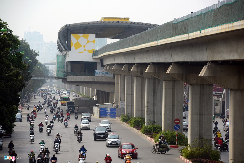 bay doc tuyen duong sat tren cao dau tien sap chay thu