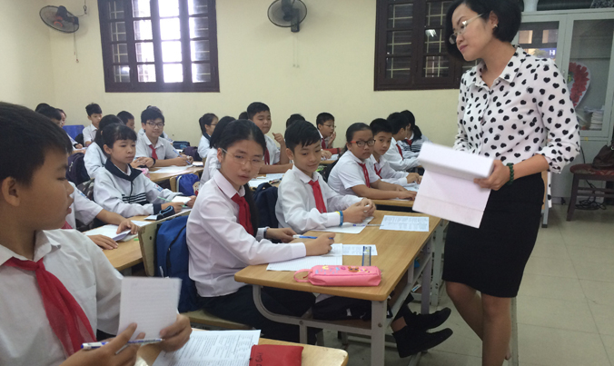 ha noi day tieng anh lien ket moi truong mot kieu