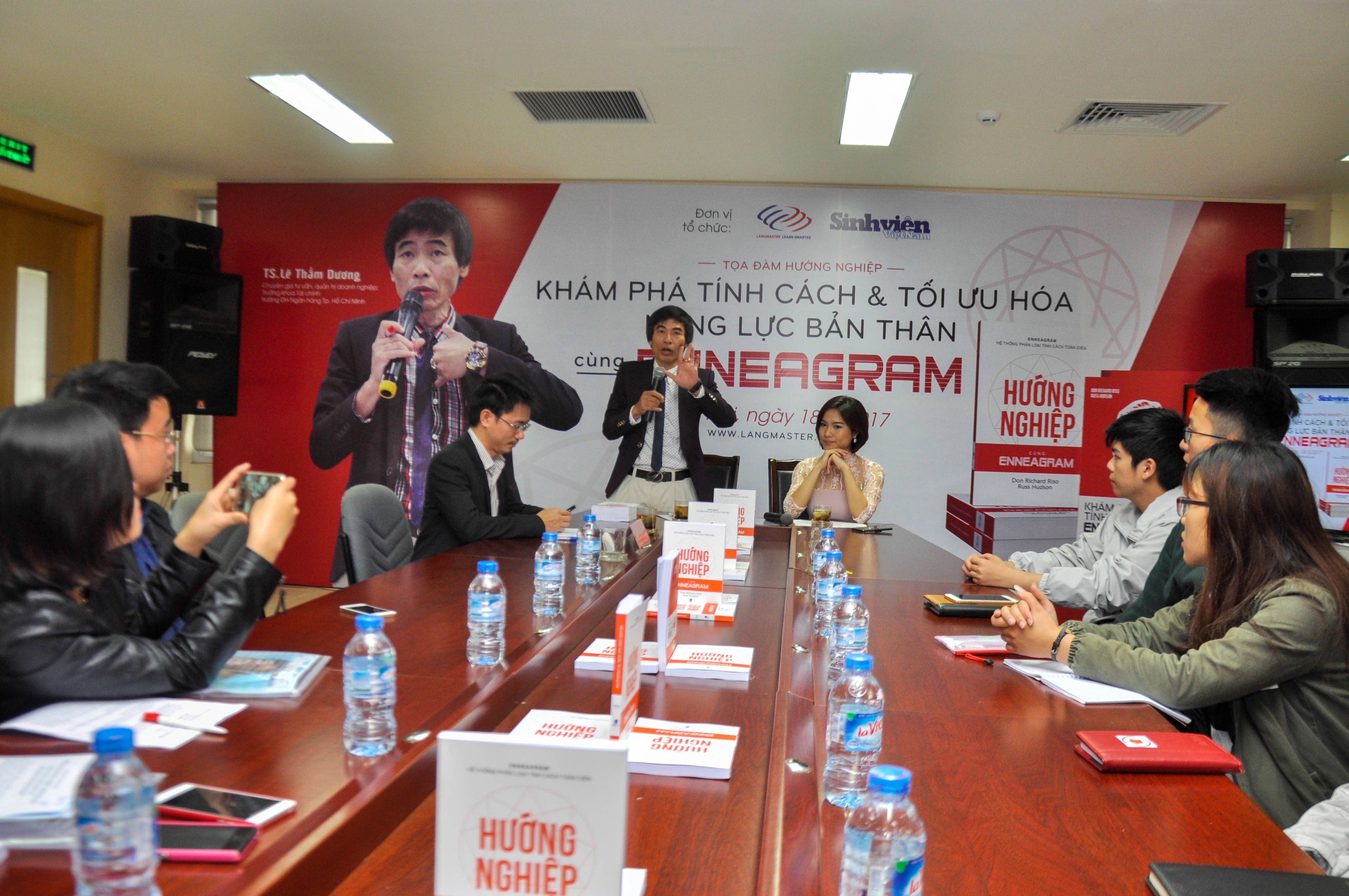 ts le tham duong chia se ve nghe chon nguoi hay nguoi chon nghe
