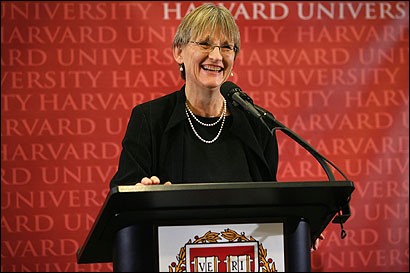 chan dung nu hieu truong dai hoc harvard sap toi viet nam thuyet trinh