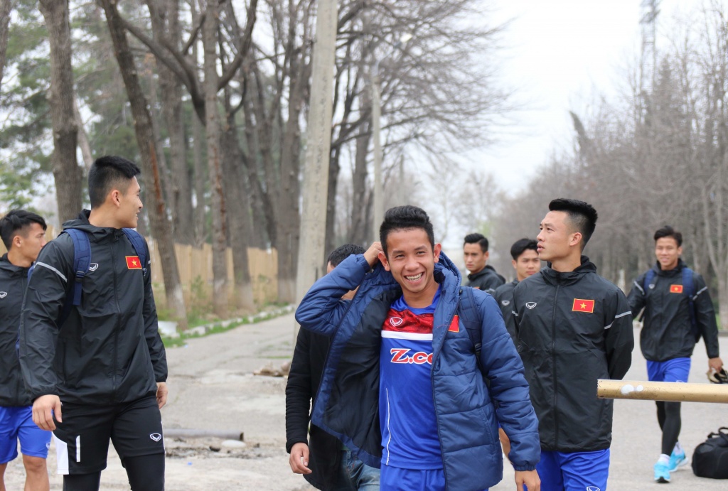 buoi tap ron ra tieng cuoi cua doi tuyen viet nam