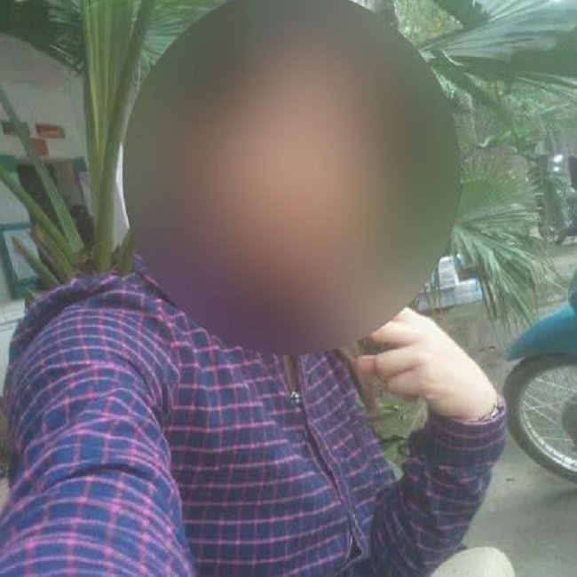 ha no i co gia o bi to nho t be gai 4 tuoi trong nha ve sinh roi quen luon va ra ve