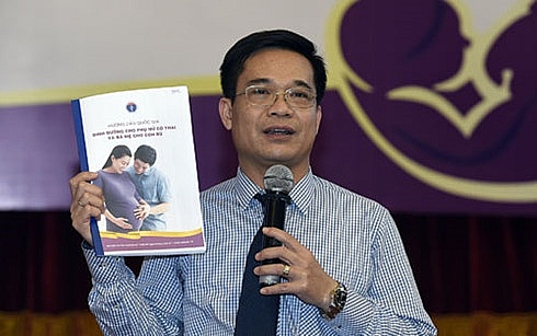 ban hanh huong dan quoc gia ve dinh duong cho phu nu co thai va ba me cho con bu