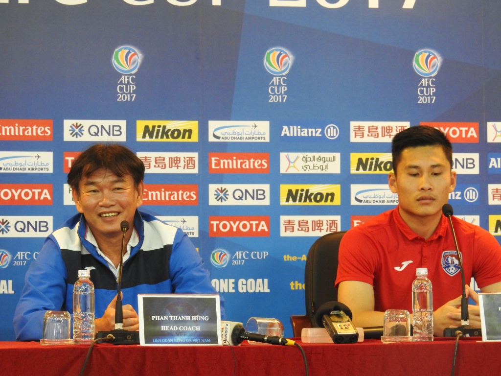 than quang ninh quyet danh bai ong lon singapore o afc cup 2017