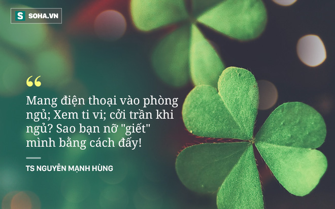 ts nguyen manh hung om dien thoai vao phong ngu xem ti vi coi tran khi ngu sao ban no giet minh bang cach day