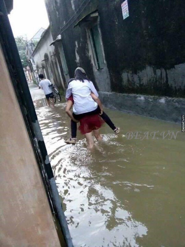 gioi tre thu dong vi phu huynh cu lam ho nhung dieu ngo ngan