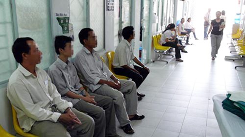 bai 2 vach mat chieu moc tui cua phong kham nam khoa co bac si ngoai