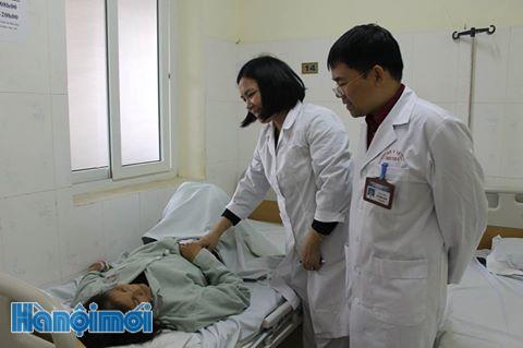 phau thuat noi soi mot truong hop bi tac ruot do ba thuc an