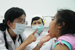 Thuốc điều trị nhiễm khuẩn họng cấp tính ở trẻ