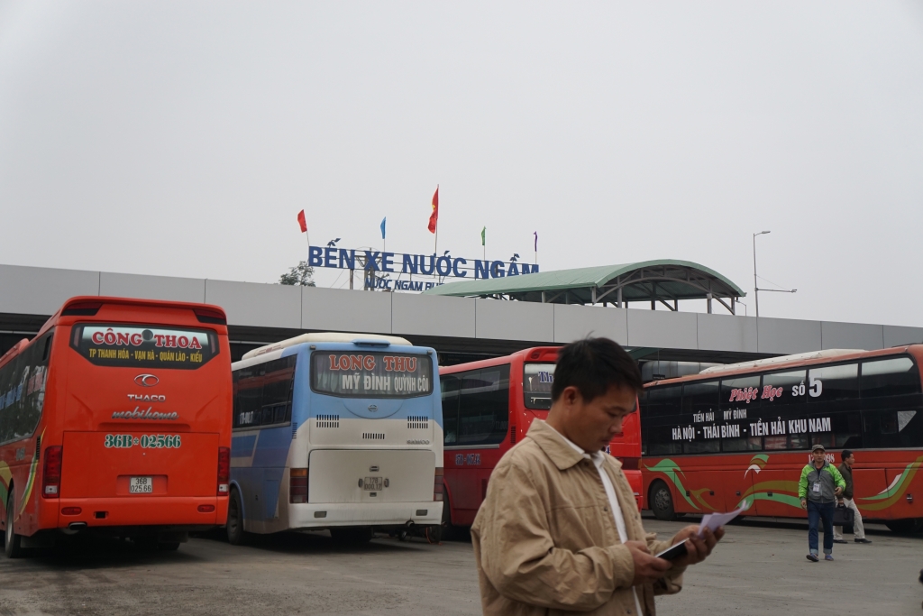 so gtvt ha noi xe khach bo ben tu tu choi quyen loi