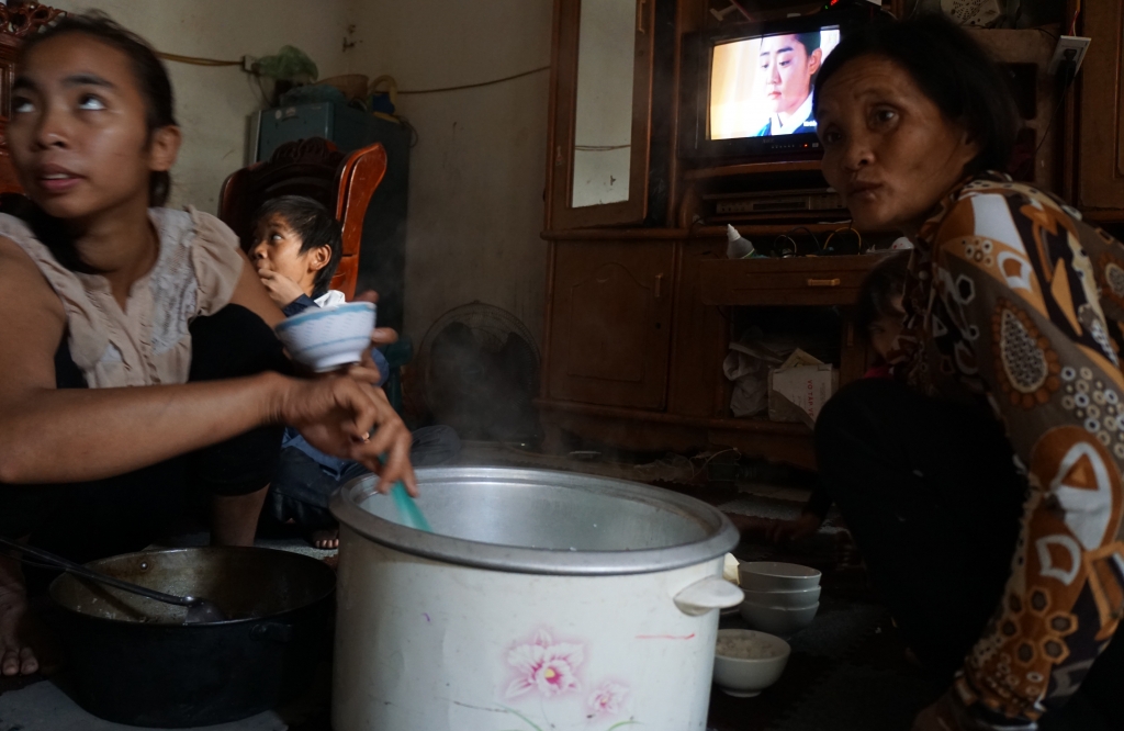 Hạnh phúc ngọt ngào trong căn nhà nhỏ của người mẹ nuôi 14 con giữa thủ đô hanh phuc ngot ngao trong can nha nho cua nguoi me nuoi 14 con giua thu do