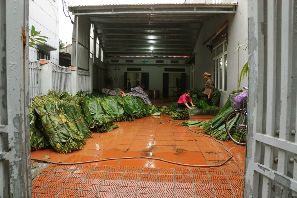 den tham ngoi lang ma moi nha deu goi ca van chiec banh chung dip tet