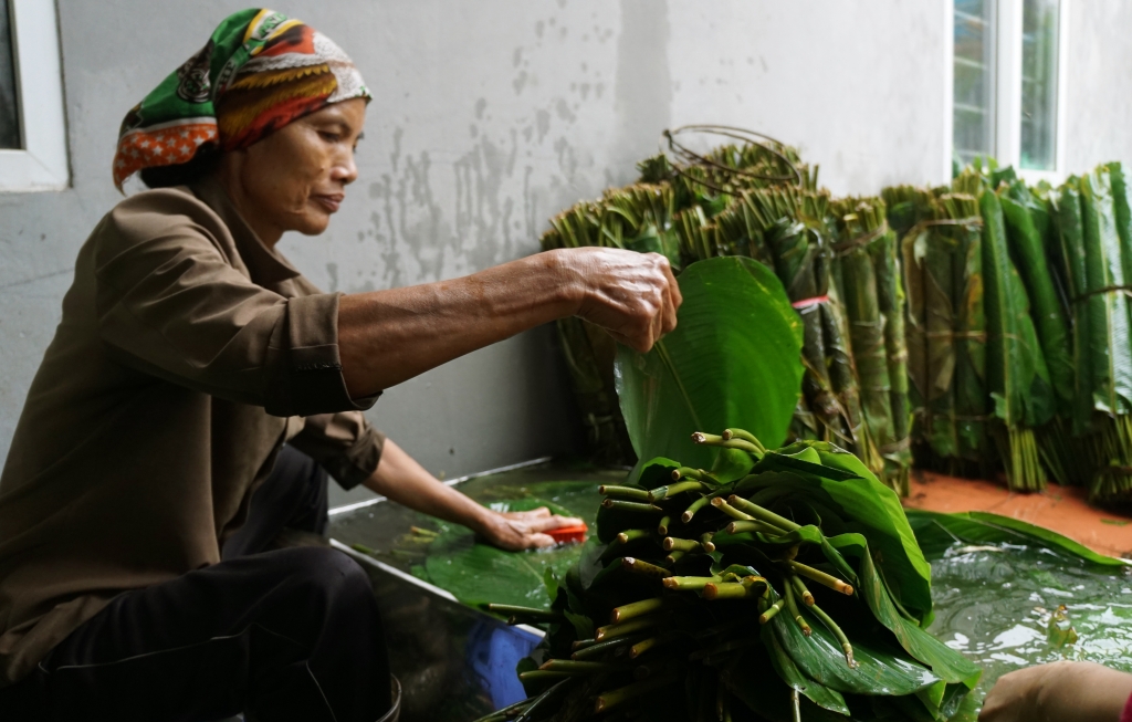 den tham ngoi lang ma moi nha deu goi ca van chiec banh chung dip tet