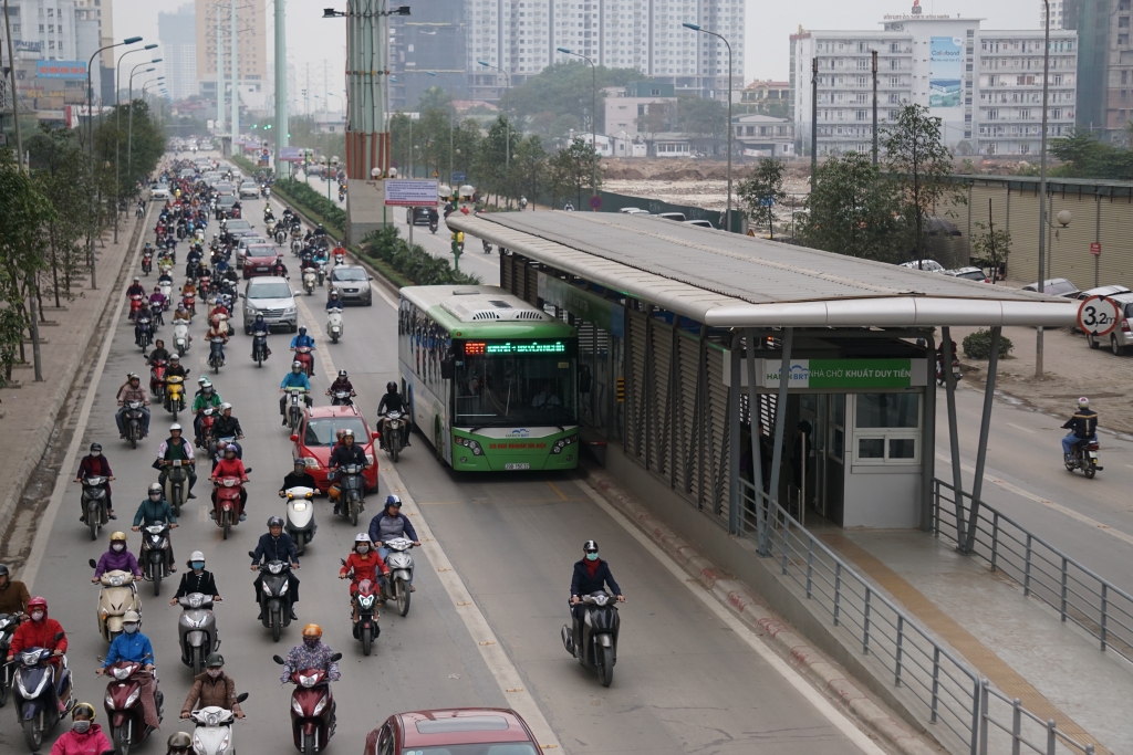 ha noi se lap dai phan cach cung o nha cho buyt nhanh truoc tet