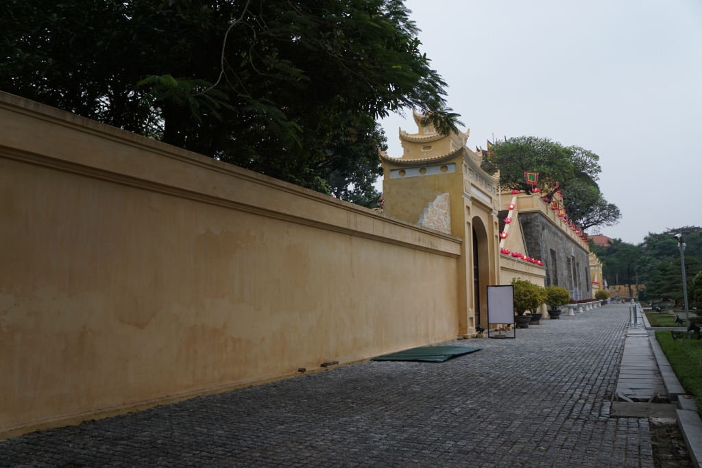 hoang thanh thang long khoac ao moi tuong tu nhu van mieu