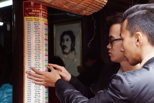 nguoi ha noi tap nap dang ky cau an giai han dau nam