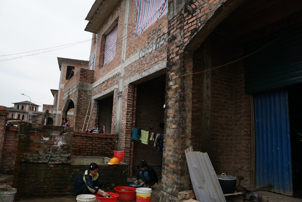 canh dot lua suoi am trong biet thu bac ty o ha noi