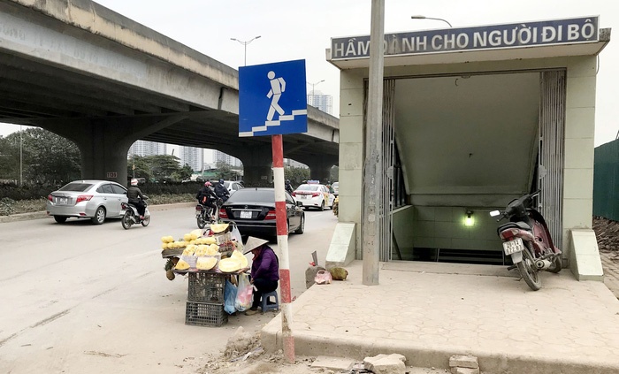 co cau vuot van bang qua duong phat khong xue