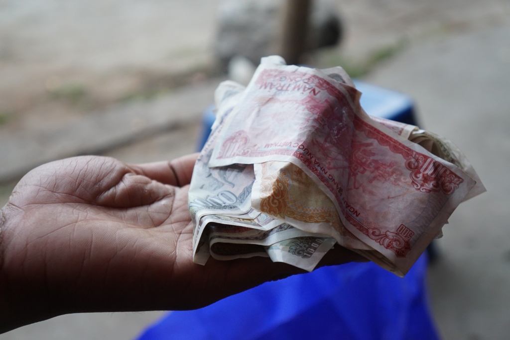 tien si pham sanh tram bot hua giam phi la la du keo con nit