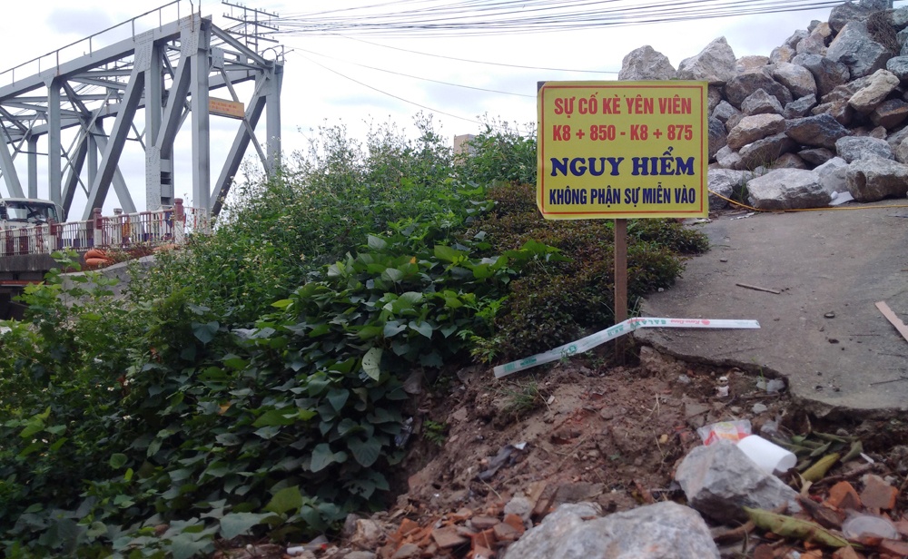 Mố cầu Đuống và nhiều nhà ven sông nứt toác: Sau 3 tháng mới bắt đầu được xử lý mo cau duong va nhieu nha ven song nut toac sau 3 thang moi bat dau duoc xu ly