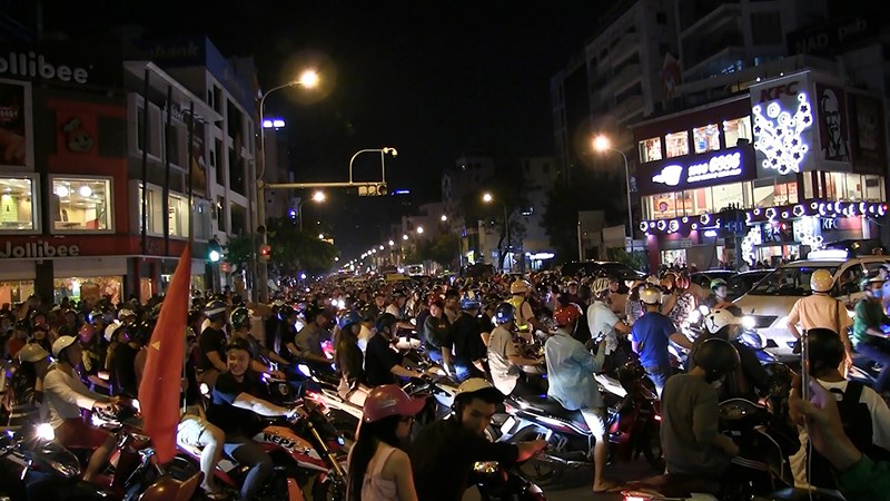 hang tram xe may di bao bi canh sat bat giu