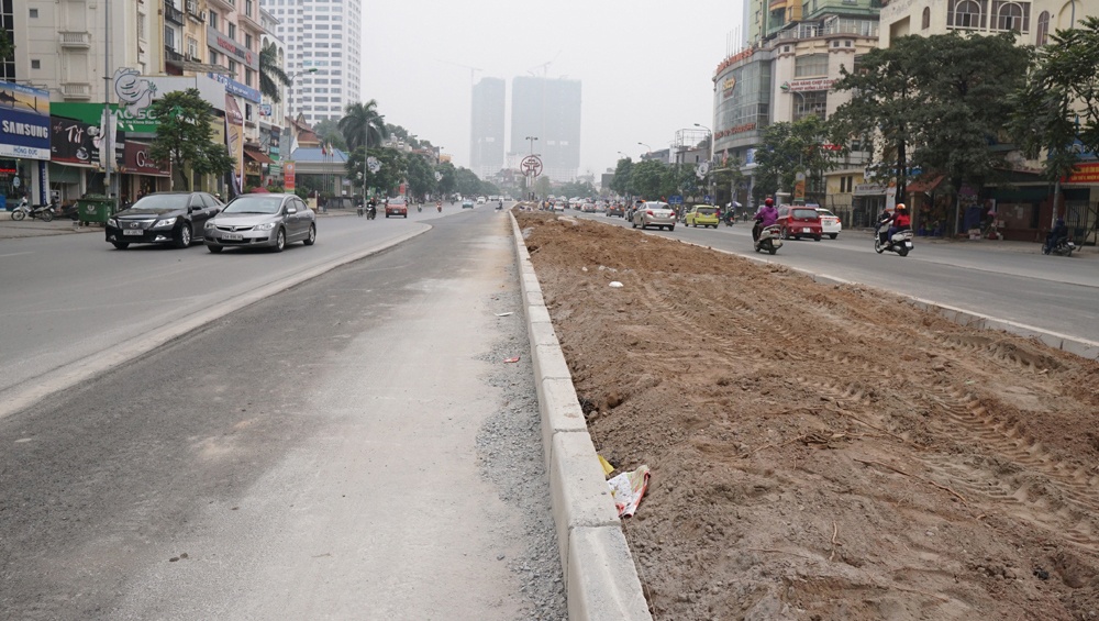 ha noi duong nguyen chi thanh sap hoan thanh xen dai phan cach