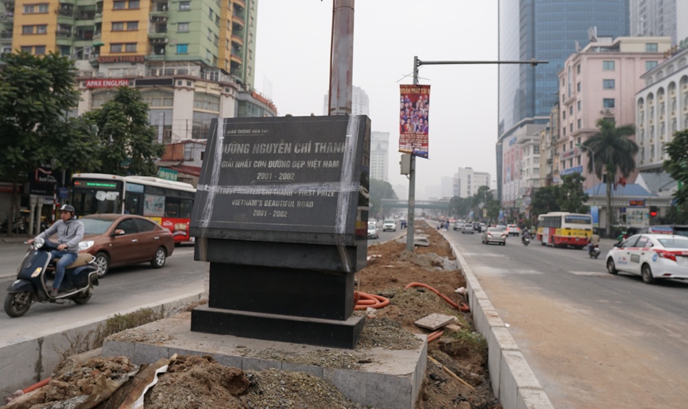 ha noi duong nguyen chi thanh sap hoan thanh xen dai phan cach