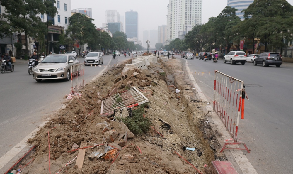 ha noi duong nguyen chi thanh sap hoan thanh xen dai phan cach