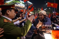 benh nhan ung thu quen het don dau ho reo co vu cho u23 viet nam