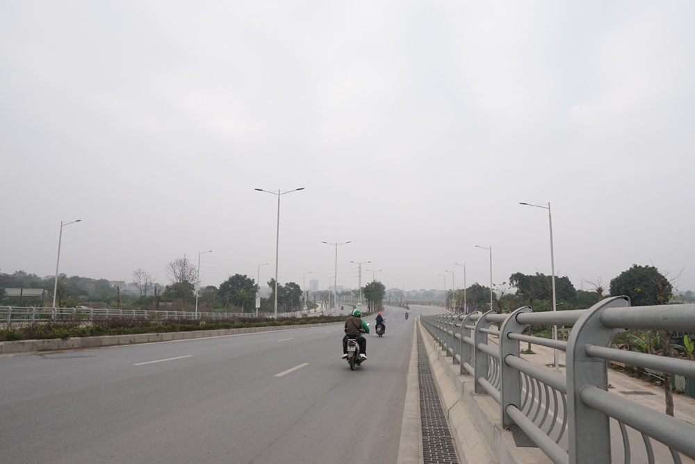Thông xe nửa năm, đường ngàn tỷ Trần Hữu Dực vẫn chỗ sáng, chỗ tối thong xe nua nam duong ngan ty tran huu duc van cho sang cho toi