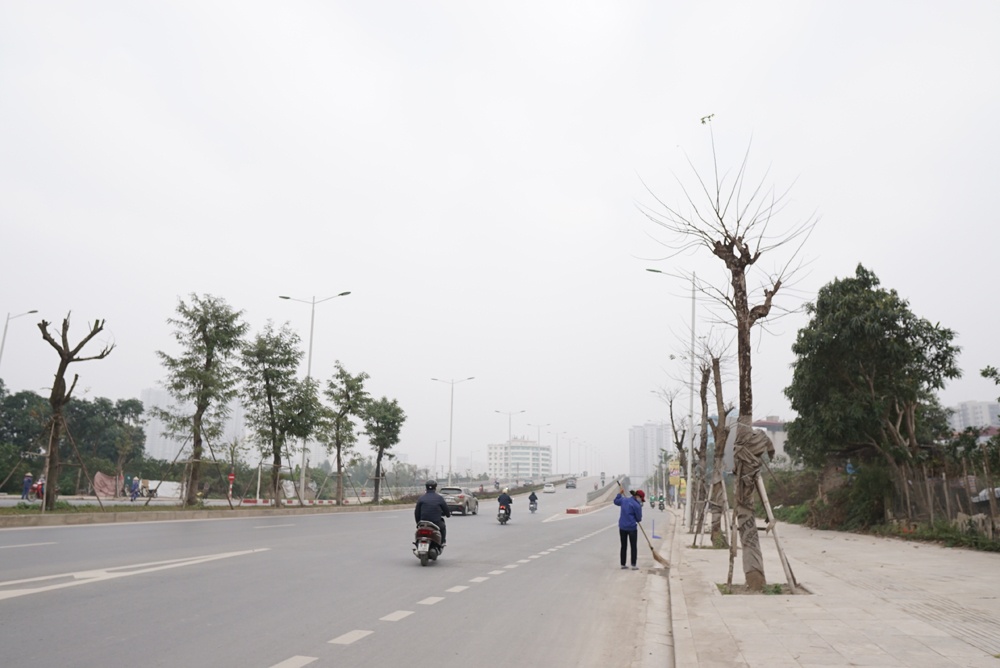 Thông xe nửa năm, đường ngàn tỷ Trần Hữu Dực vẫn chỗ sáng, chỗ tối thong xe nua nam duong ngan ty tran huu duc van cho sang cho toi