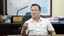 Vụ phát ngôn gây sốc của thầy giáo tiếng Anh Daniel Hauer: Ông Khuất Việt Hùng nói 'tôi thấy tức giận'