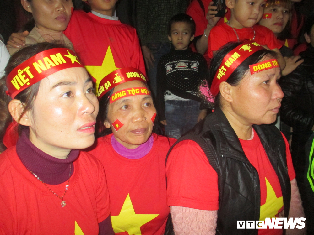ca lang hat mung sinh nhat thu mon tien dung sau tran chung ket