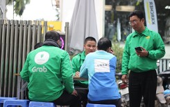 Kiến nghị Uber, Grab phải có hộp đèn trên nóc và tên