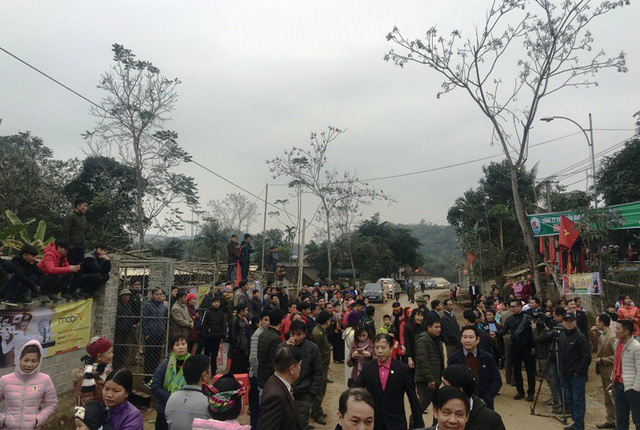 thu mon bui tien dung ngay truoc di da giai ve van len nuong len ray