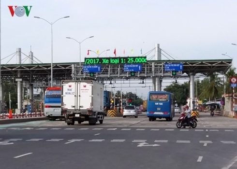 vi dang bot giao thong ai co loi