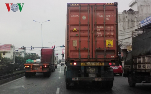 li giai nguy co tai nan giao thong tren quoc lo 5 keo dai
