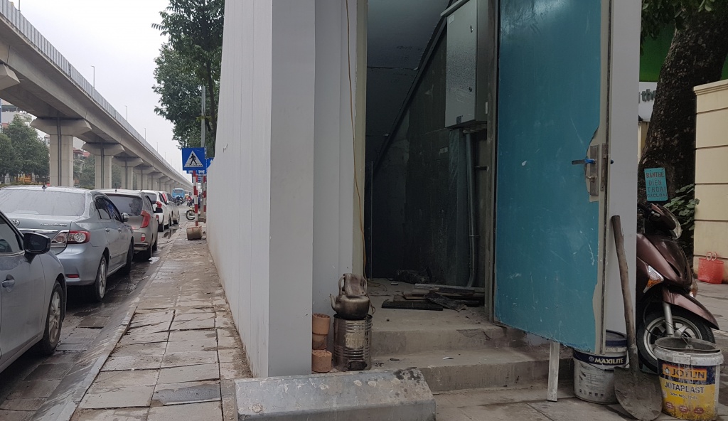 Vẫn ngổn ngang, nhếch nhác: Đường sắt Cát Linh - Hà Đông có kịp khai thác dịp Tết Âm lịch? van ngon ngang nhech nhac duong sat cat linh ha dong co kip khai thac dip tet am lich