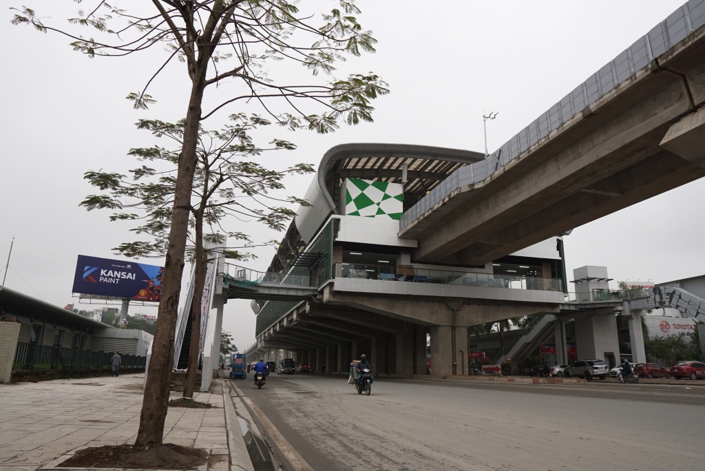 Vẫn ngổn ngang, nhếch nhác: Đường sắt Cát Linh - Hà Đông có kịp khai thác dịp Tết Âm lịch? van ngon ngang nhech nhac duong sat cat linh ha dong co kip khai thac dip tet am lich