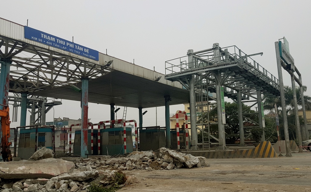 Cảnh dỡ trạm BOT Tân Đệ ở Vũ Thư, Thái Bình canh do tram bot tan de o vu thu thai binh