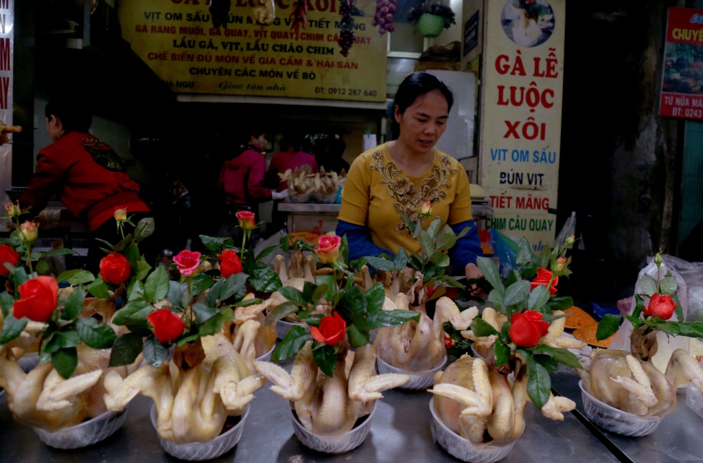 nguoi ha noi mua ga ngam bong hong cung ong cong ong tao som