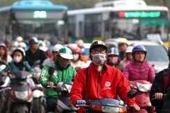Những con đường ken cứng người bất kể khung giờ dịp cận Tết Nguyên đán