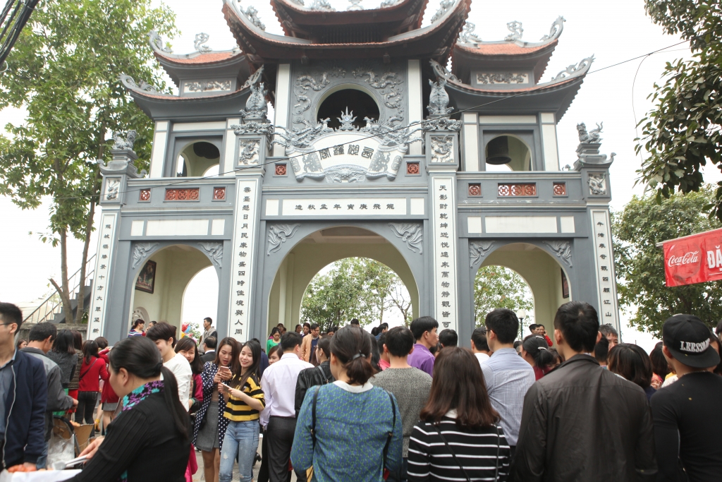 chen lan le phu tay ho ngay lam viec dau nam