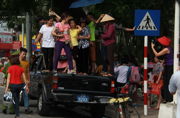ung xu noi cong cong nen hay khong beu ten nguoi vi pham