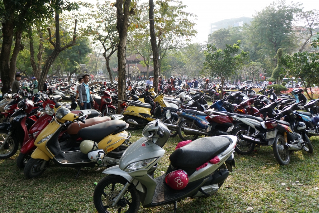 ha noi cac diem trong xe tang gia gap ba lan