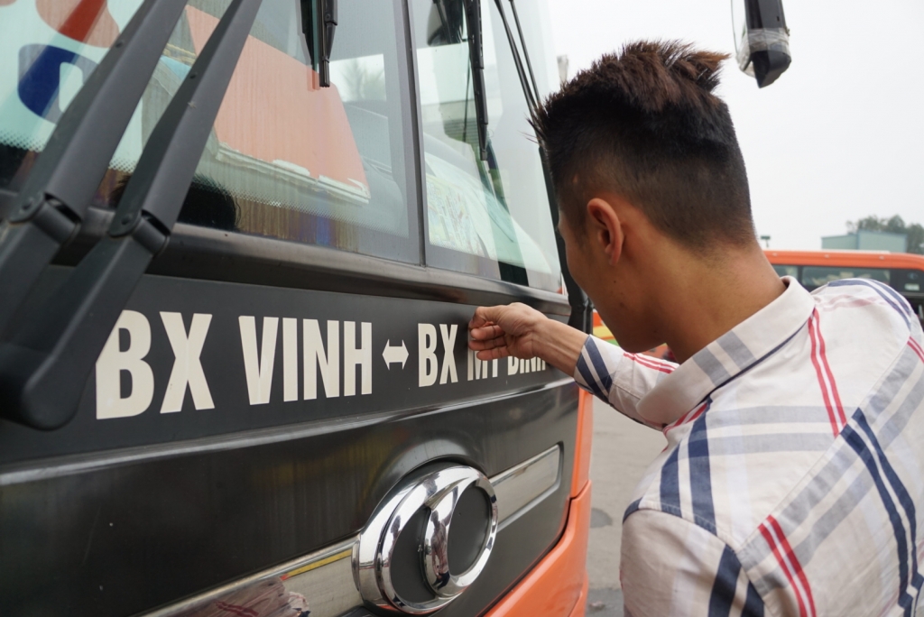 hau dieu chuyen luong tuyen xe co dinh chuyen sang chay hop dong