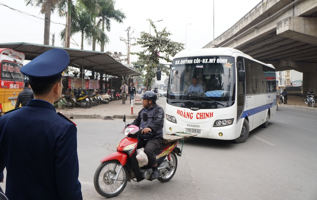hau dieu chuyen luong tuyen xe co dinh chuyen sang chay hop dong